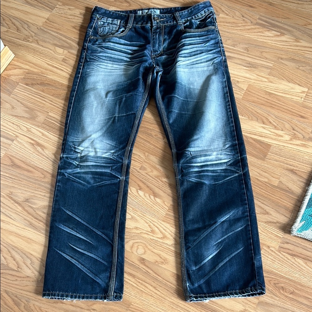 Relaxed Blue Jeans with Fading and Whiskering